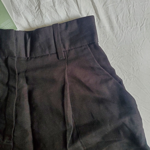 H&M Linen-Blend Shorts - Picture 4 of 9